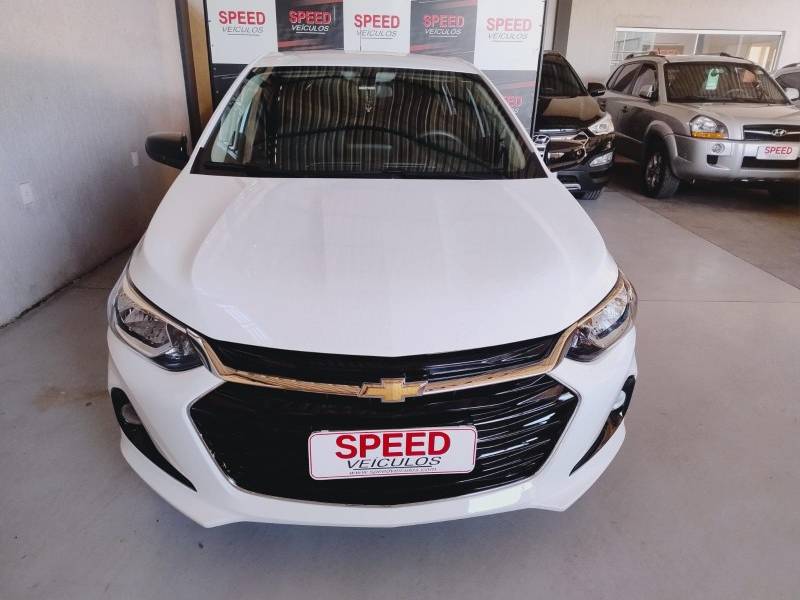 CHEVROLET - ONIX - 2024/2024 - Branca - R$ 82.900,00