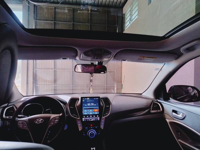 HYUNDAI - SANTA FÉ - 2014/2015 - Preta - R$ 95.900,00