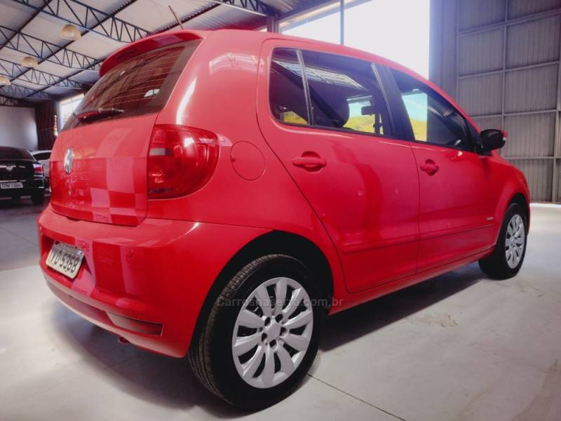 VOLKSWAGEN - FOX - 2014/2014 - Vermelha - R$ 43.900,00