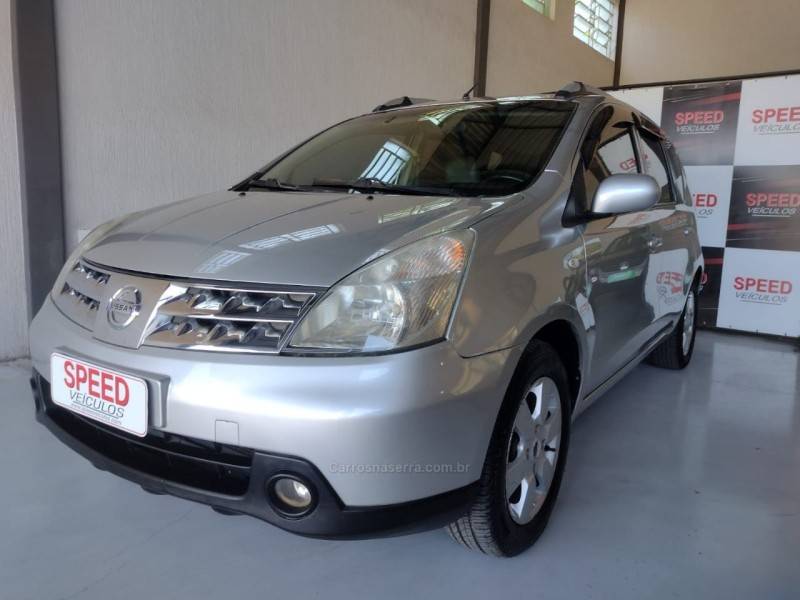 NISSAN - LIVINA - 2010/2011 - Prata - R$ 38.900,00
