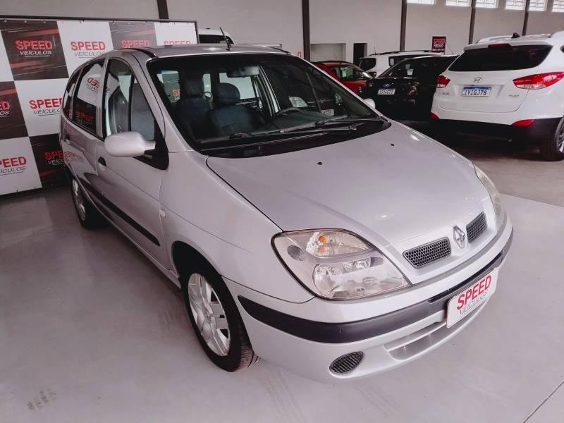 RENAULT - SCÉNIC - 2008/2009 - Prata - R$ 24.800,00