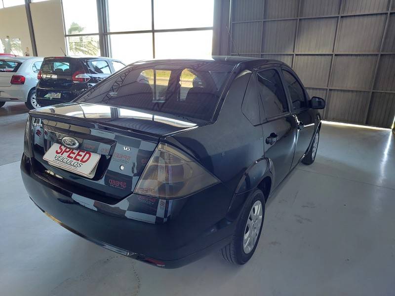 FORD - FIESTA - 2014/2014 - Preta - R$ 38.900,00