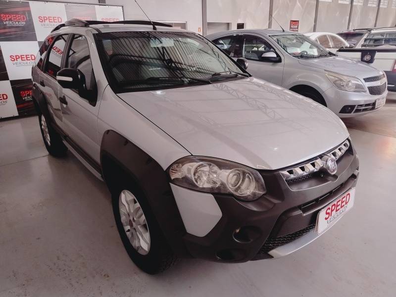 FIAT - PALIO - 2012/2013 - Prata - R$ 43.900,00