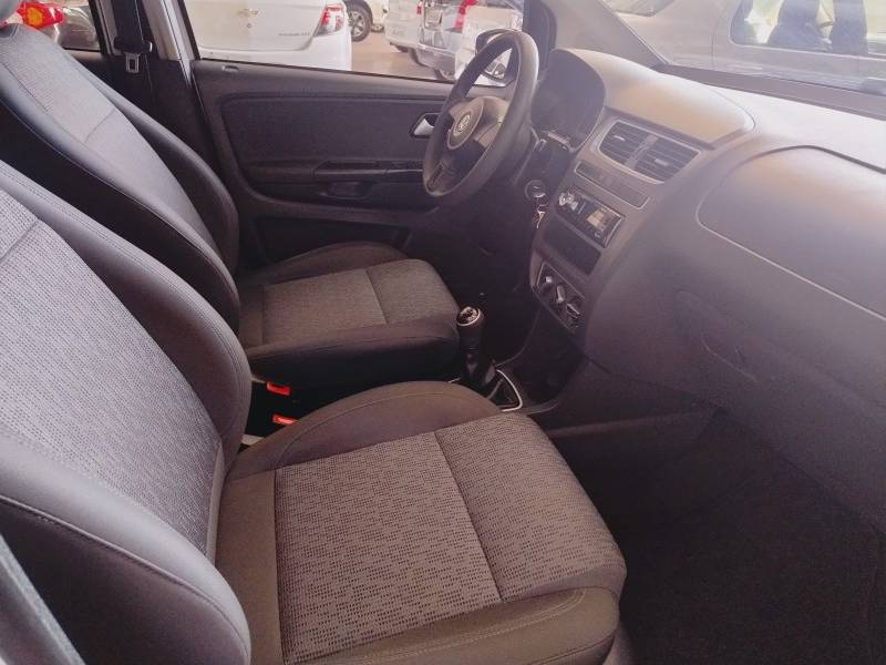 VOLKSWAGEN - FOX - 2014/2014 - Branca - R$ 43.900,00
