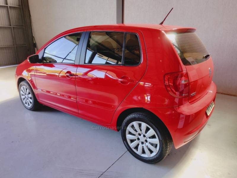 VOLKSWAGEN - FOX - 2014/2014 - Vermelha - R$ 43.900,00