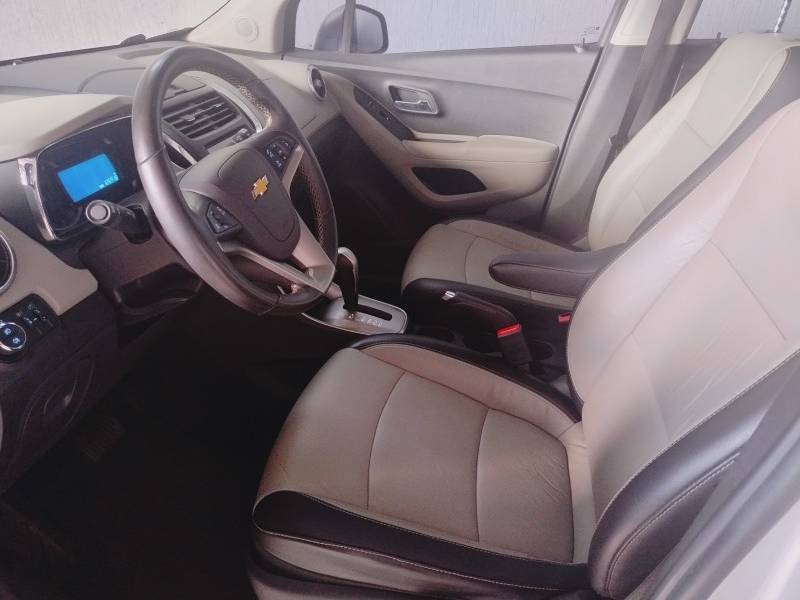CHEVROLET - TRACKER - 2014/2015 - Prata - R$ 69.800,00