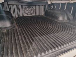 TOYOTA - HILUX - 2019/2019 - Branca - R$ 195.900,00