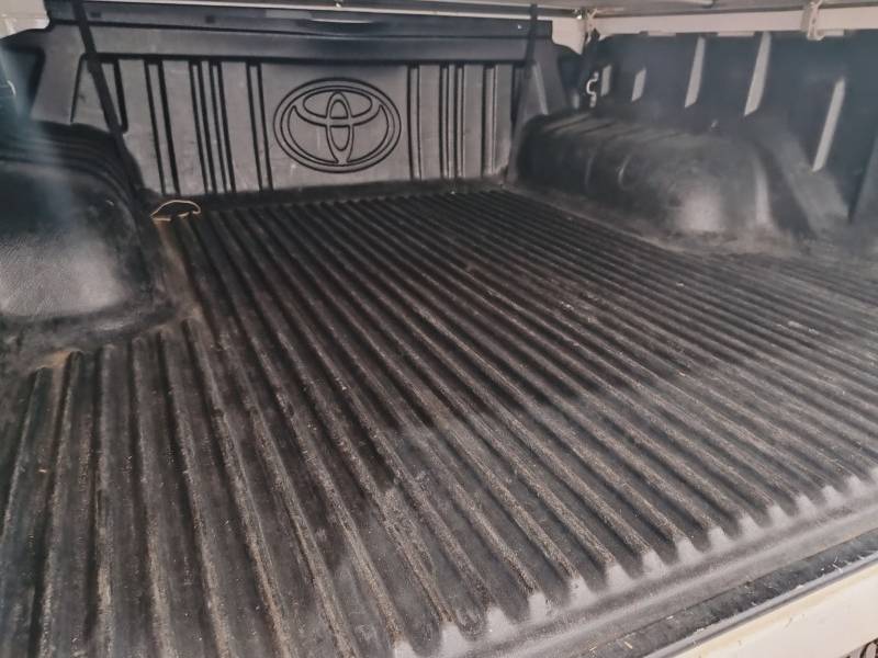 TOYOTA - HILUX - 2019/2019 - Branca - R$ 195.900,00