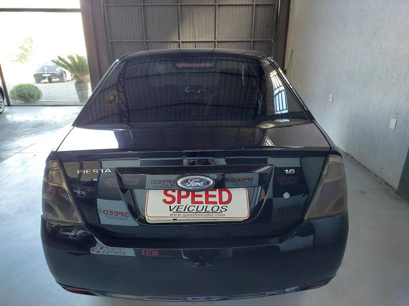 FORD - FIESTA - 2014/2014 - Preta - R$ 38.900,00