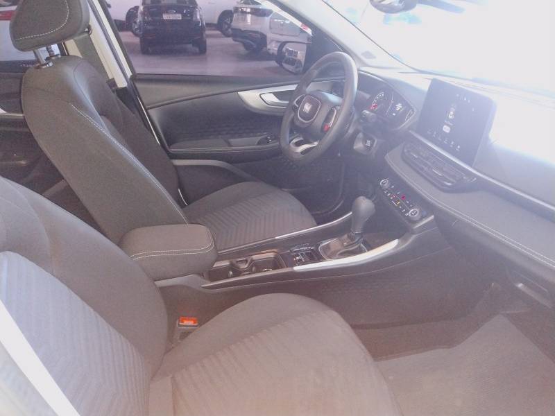 FIAT - FASTBACK - 2023/2024 - Branca - R$ 119.800,00