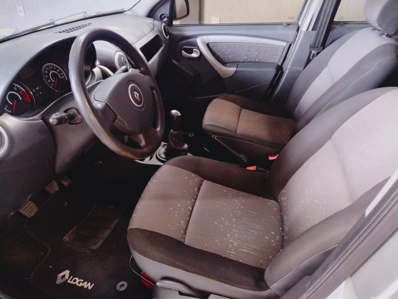 RENAULT - LOGAN - 2010/2011 - Prata - R$ 27.900,00