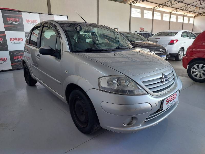 CITROËN - C3 - 2007/2008 - Prata - R$ 21.900,00