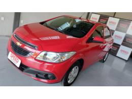 CHEVROLET - PRISMA - 2015/2015 - Vermelha - R$ 47.900,00