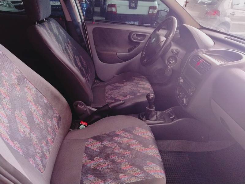 CHEVROLET - CORSA - 2003/2004 - Bege - R$ 24.900,00