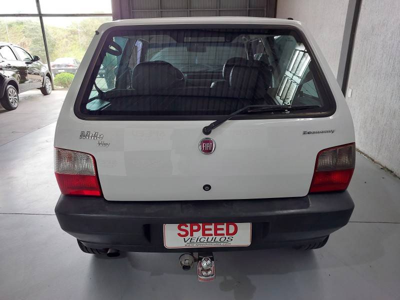 FIAT - UNO - 2013/2013 - Branca - R$ 25.900,00