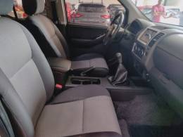 NISSAN - FRONTIER - 2014/2015 - Prata - R$ 111.900,00