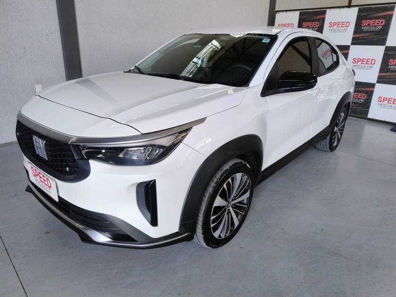 FIAT - FASTBACK - 2023/2024 - Branca - R$ 119.800,00