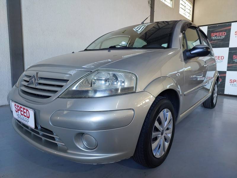 CITROËN - C3 - 2007/2008 - Prata - R$ 21.900,00