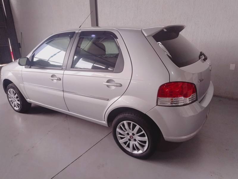 FIAT - PALIO - 2009/2010 - Prata - R$ 31.800,00