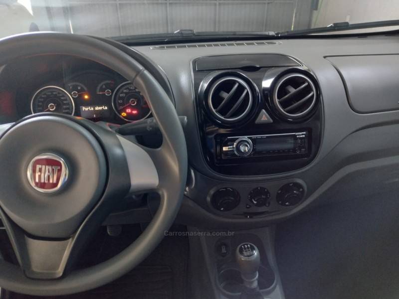 FIAT - PALIO - 2012/2013 - Branca - R$ 35.900,00