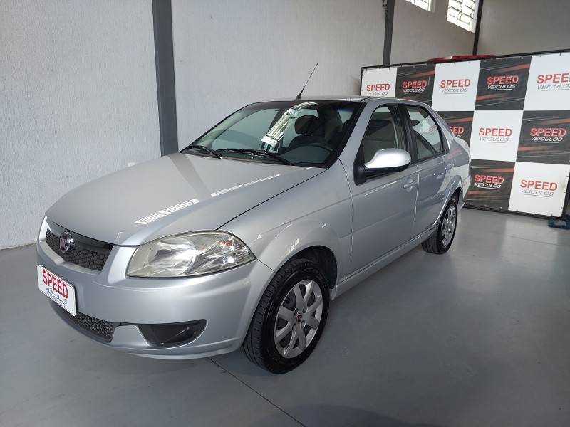 FIAT - SIENA - 2013/2013 - Prata - R$ 38.900,00