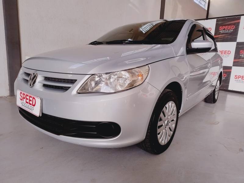 VOLKSWAGEN - VOYAGE - 2010/2011 - Prata - R$ 32.900,00