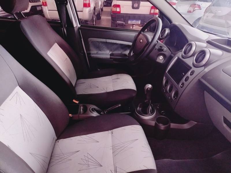 FORD - FIESTA - 2009/2009 - Prata - R$ 28.900,00