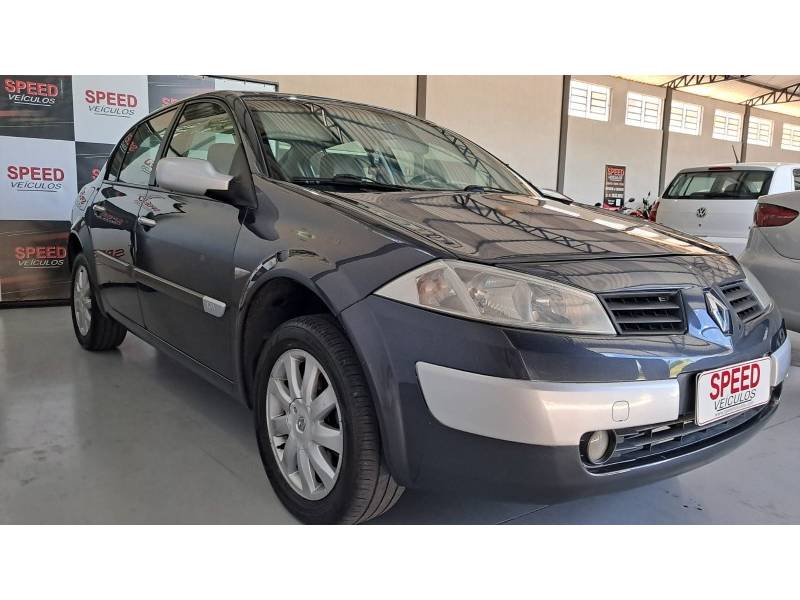 RENAULT - MÉGANE - 2006/2007 - Cinza - R$ 24.900,00
