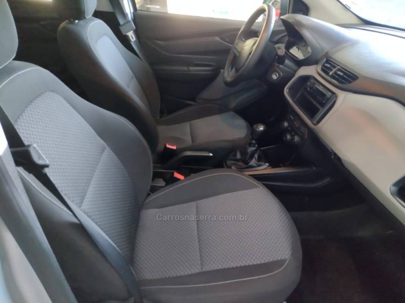 CHEVROLET - ONIX - 2018/2019 - Prata - R$ 52.900,00