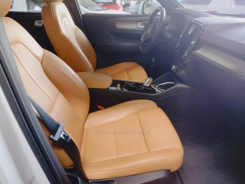 VOLVO - XC 40 - 2020/2021 - Branca - R$ 219.800,00