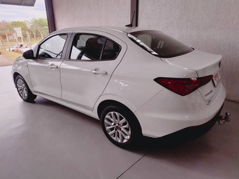 FIAT - CRONOS - 2018/2019 - Branca - R$ 59.900,00