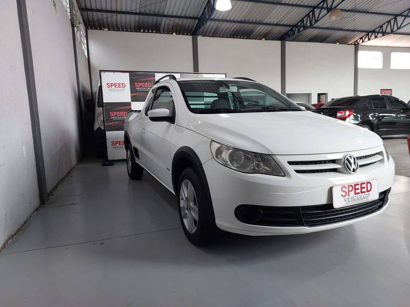 VOLKSWAGEN - SAVEIRO - 2011/2012 - Branca - R$ 46.900,00