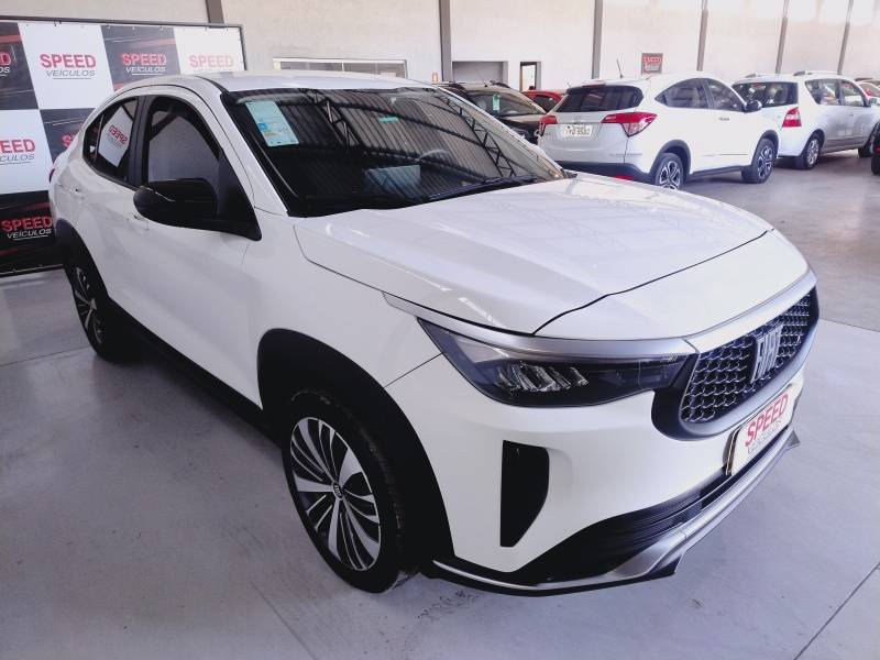 FIAT - FASTBACK - 2023/2024 - Branca - R$ 119.800,00