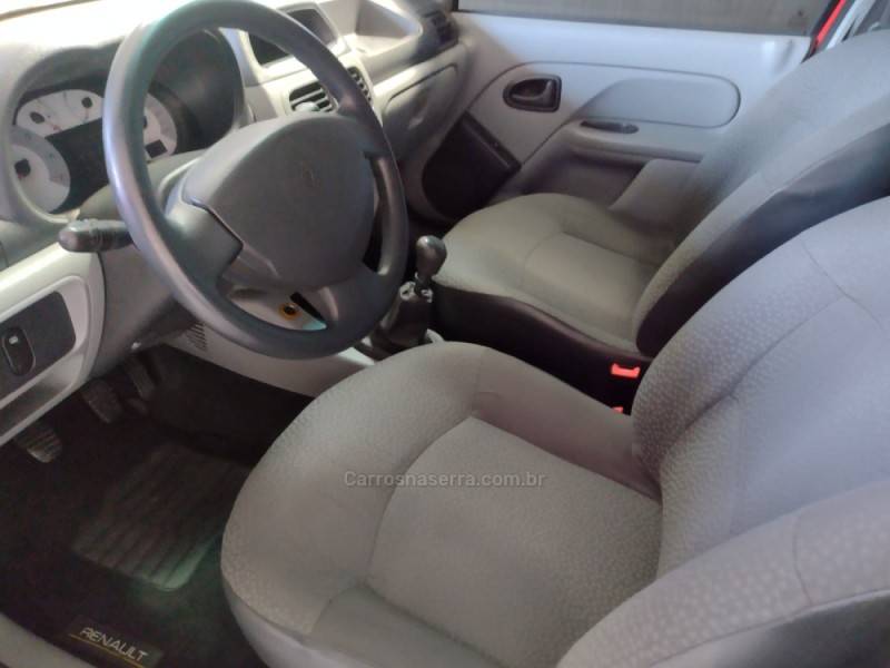 RENAULT - CLIO - 2009/2010 - Vermelha - R$ 24.900,00