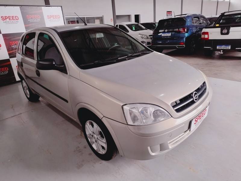 CHEVROLET - CORSA - 2003/2004 - Bege - R$ 24.900,00