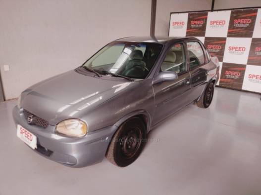 CHEVROLET - CORSA - 2001/2001 - Cinza - R$ 15.900,00
