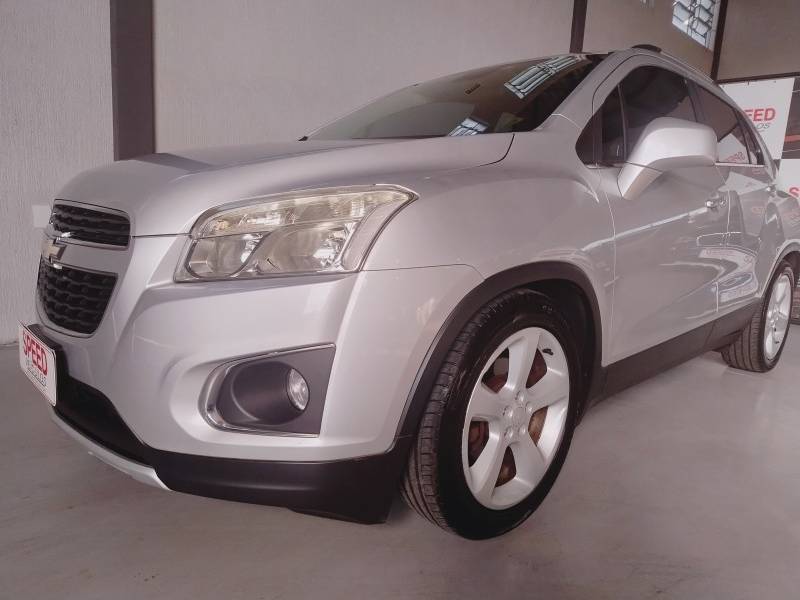 CHEVROLET - TRACKER - 2014/2015 - Prata - R$ 69.800,00