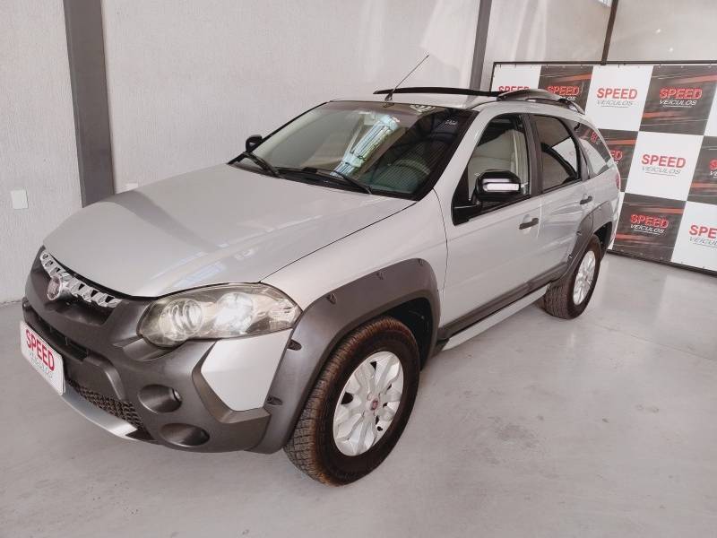 FIAT - PALIO - 2012/2013 - Prata - R$ 43.900,00