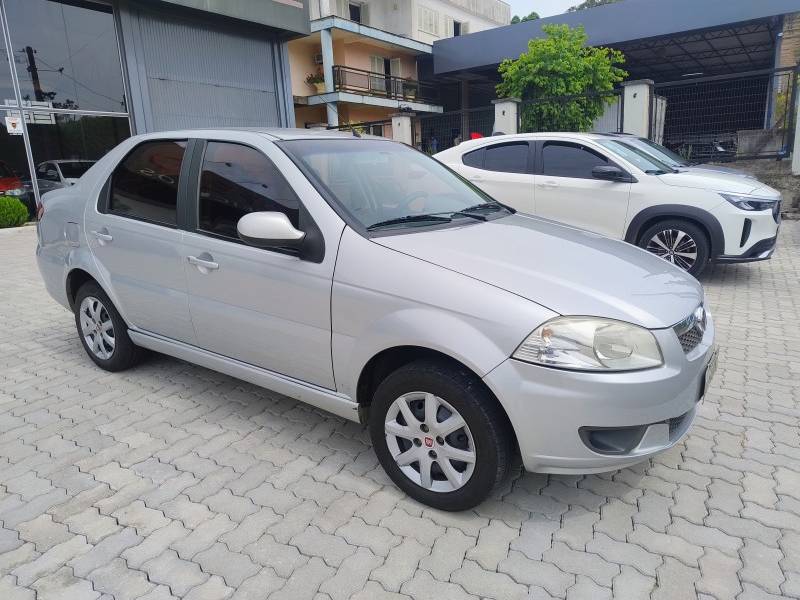 FIAT - SIENA - 2013/2013 - Prata - R$ 38.900,00