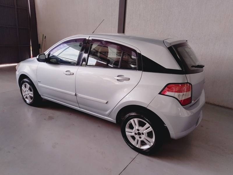 CHEVROLET - AGILE - 2010/2011 - Prata - R$ 34.900,00