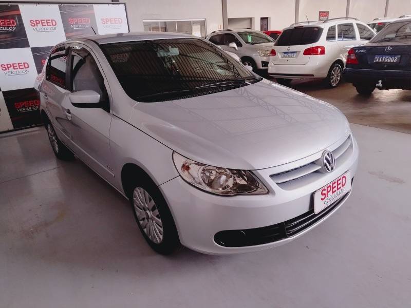 VOLKSWAGEN - VOYAGE - 2010/2011 - Prata - R$ 32.900,00