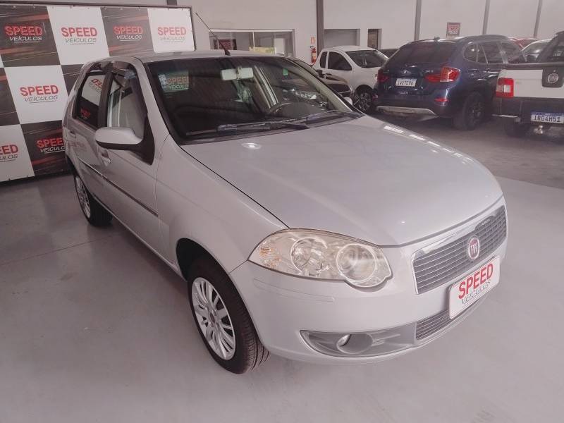 FIAT - PALIO - 2009/2010 - Prata - R$ 31.800,00