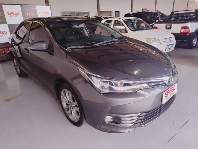 TOYOTA - COROLLA - 2019/2019 - Cinza - R$ 107.500,00