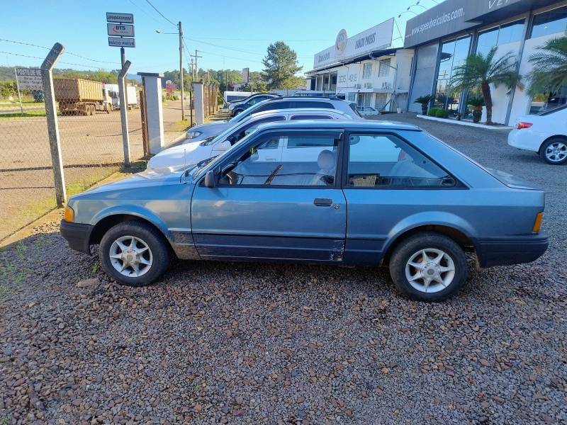 FORD - ESCORT - 1988/1989 - Azul - R$ 9.990,00