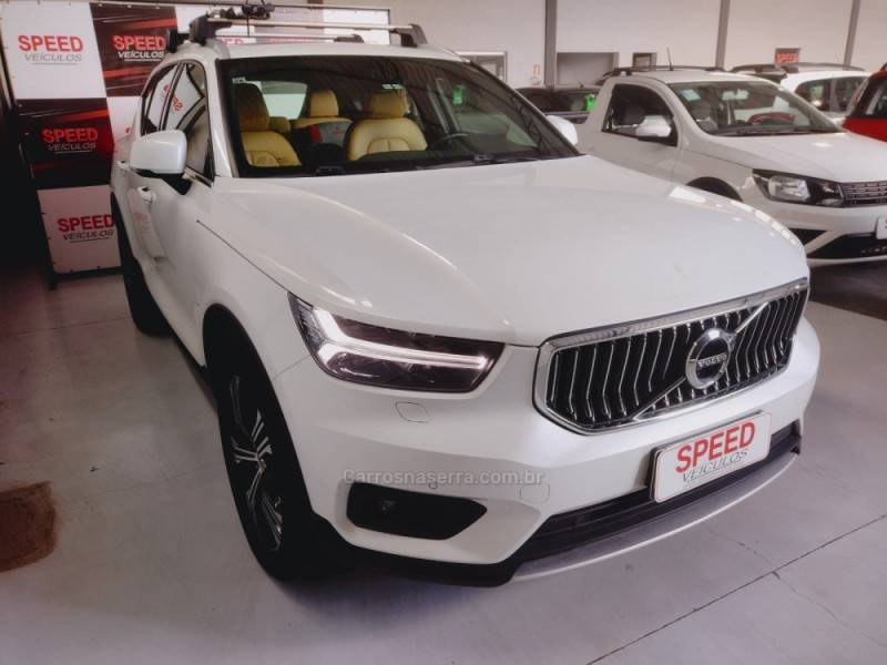VOLVO - XC 40 - 2020/2021 - Branca - R$ 219.800,00