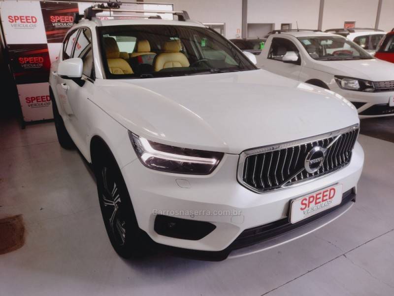 VOLVO - XC 40 - 2020/2021 - Branca - R$ 259.800,00