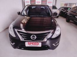 NISSAN - VERSA - 2015/2016 - Preta - R$ 51.900,00