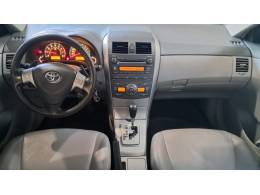 TOYOTA - COROLLA - 2010/2011 - Branca - R$ 64.900,00