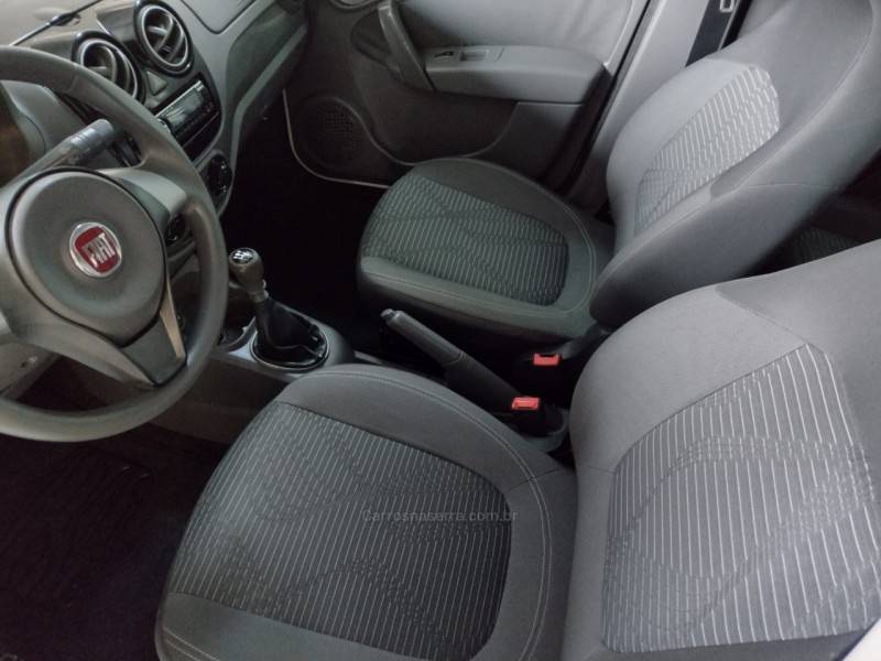 FIAT - PALIO - 2012/2013 - Branca - R$ 35.900,00