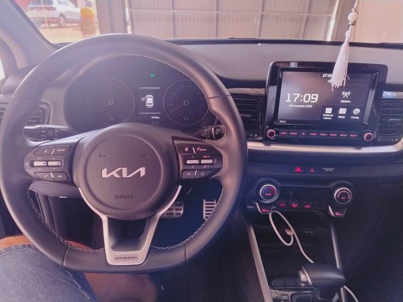 KIA MOTORS - STONIC - 2021/2022 - Preta - R$ 104.900,00